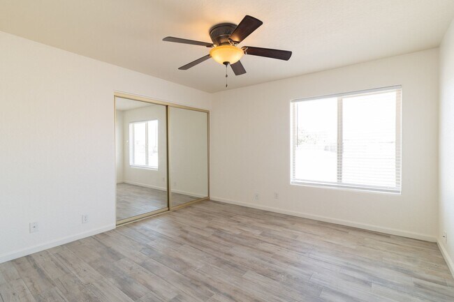Building Photo - 21148 Rosewood St