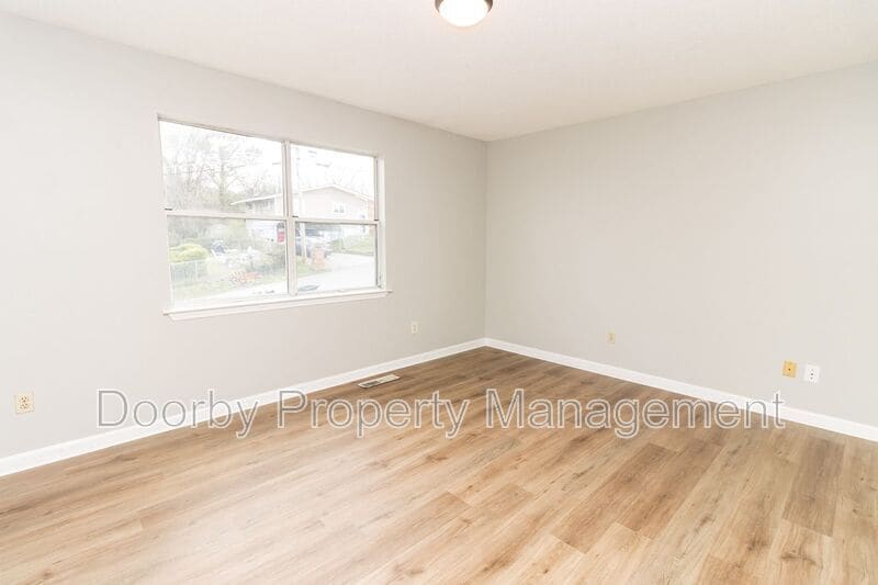 Building Photo - 7808 Holiday Hills Cir