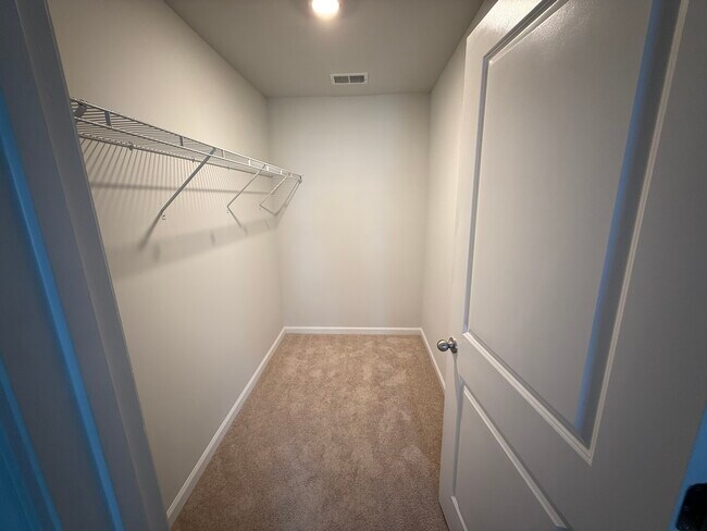 Building Photo - 341 Berring Ln