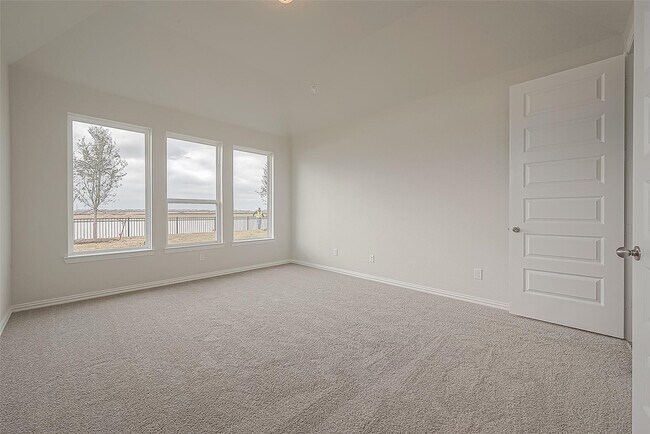 Building Photo - 5823 Westwood Shr Dr