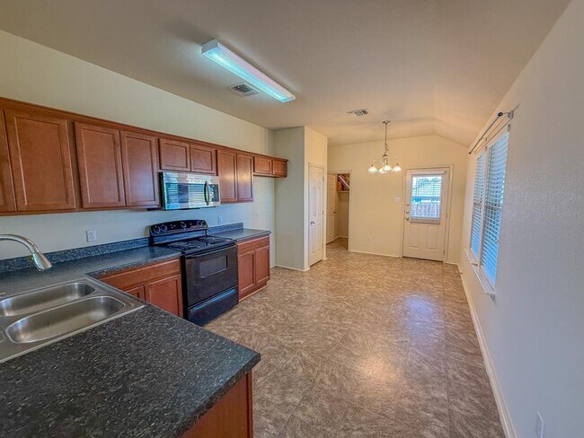 Building Photo - 412 Azurite Dr