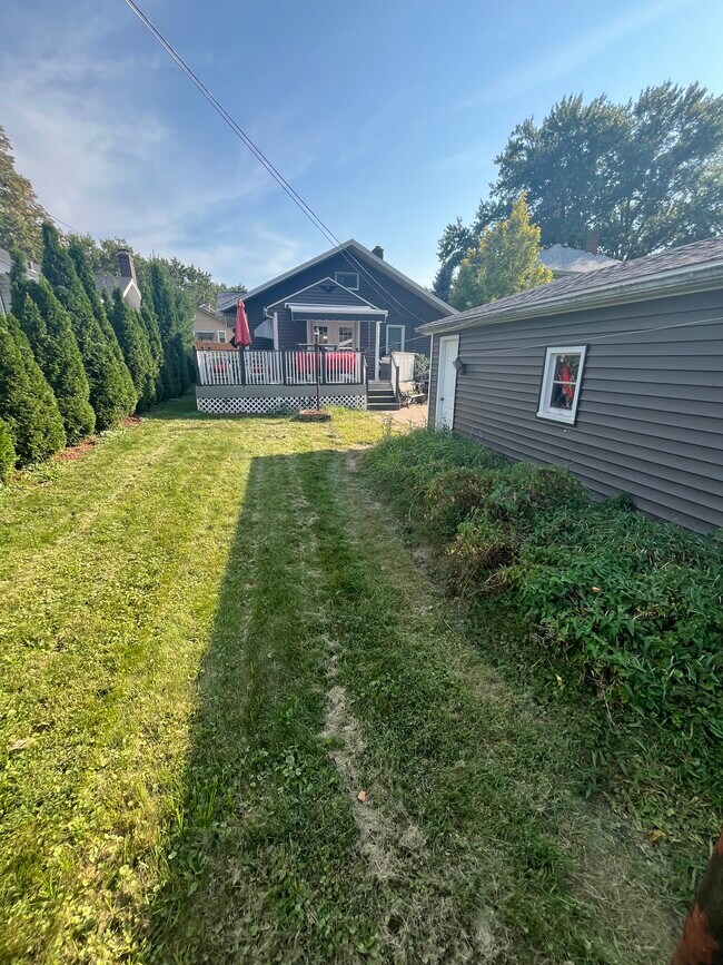 Building Photo - 2118 Elm St