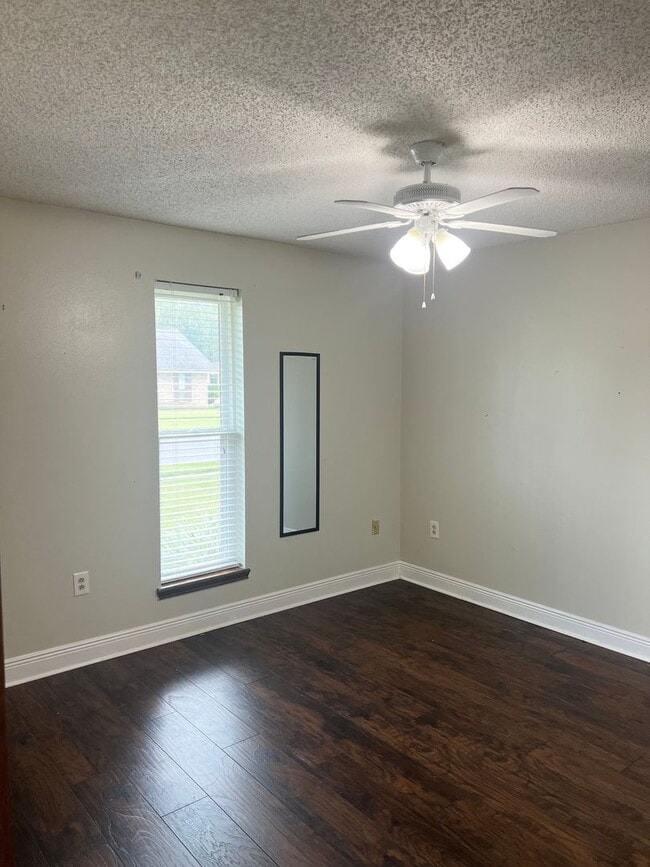 Building Photo - Home for Lease