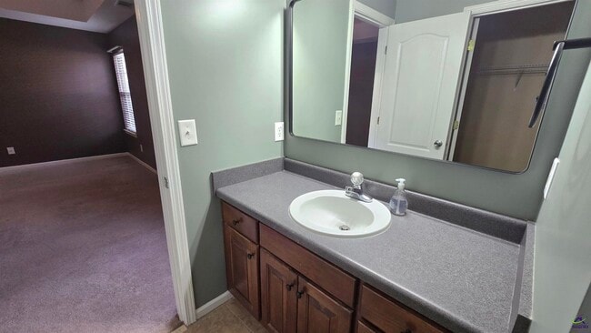 Building Photo - 229 Sunflower Dr