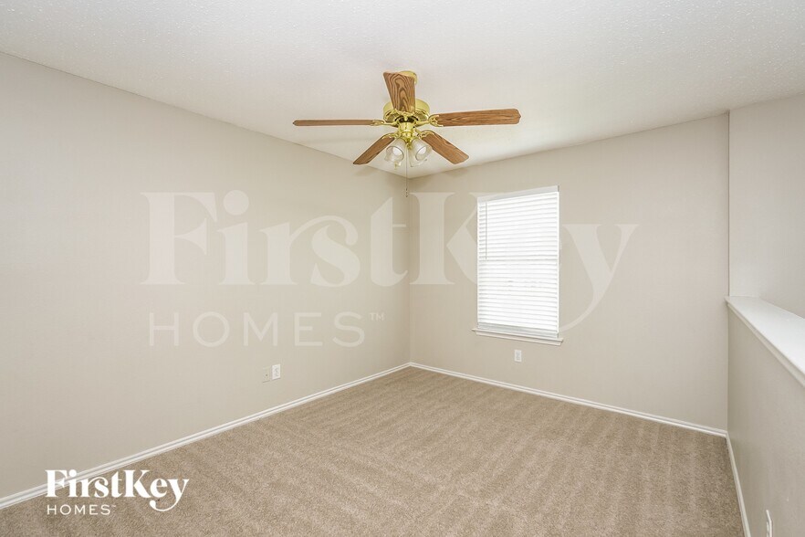 Building Photo - 2553 Big Spring Dr