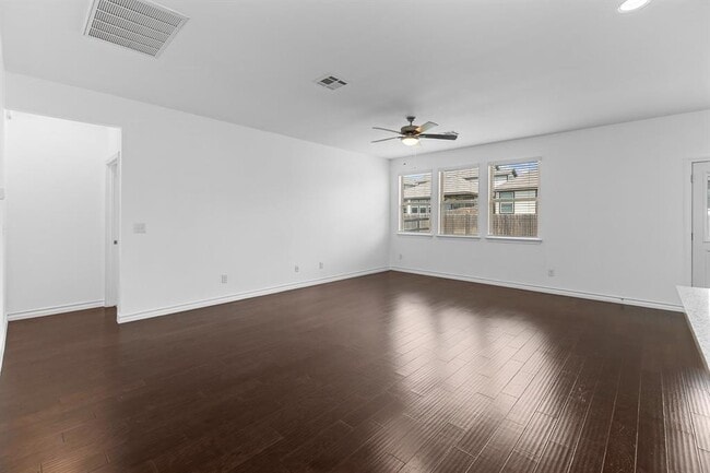 Building Photo - 208 Magna Ln