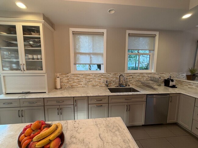 Building Photo - Elegant St. Francis Wood Residence - Available Furnished or Unfurnished