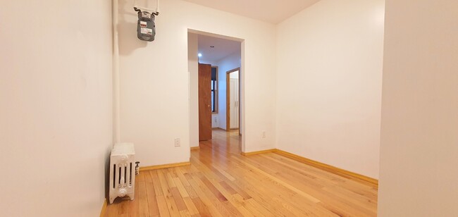 Building Photo - 224 Metropolitan Ave