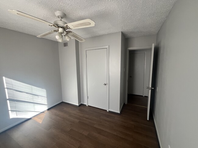 Building Photo - 209 Laurel St