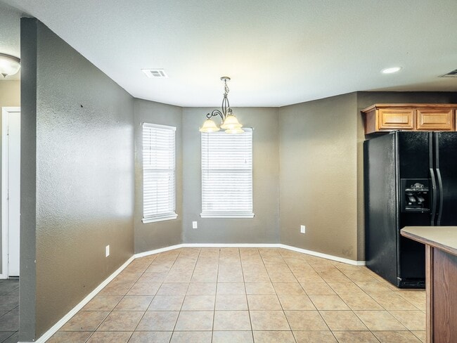 Building Photo - 440 Spicewood Trail