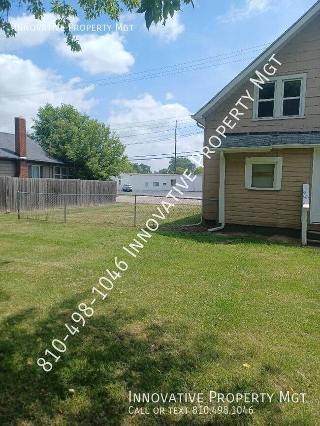 Building Photo - 3012 S Grand Traverse St