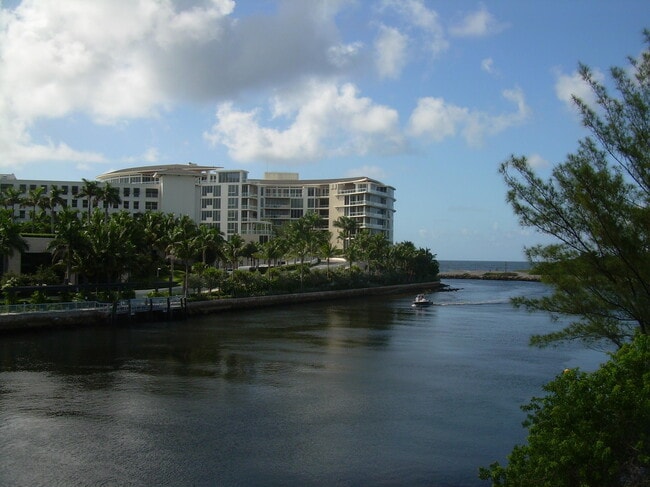 Building Photo - 1000 Spanish River Rd
