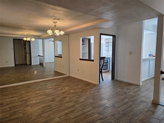 Building Photo - 11231 Briar Forest Dr