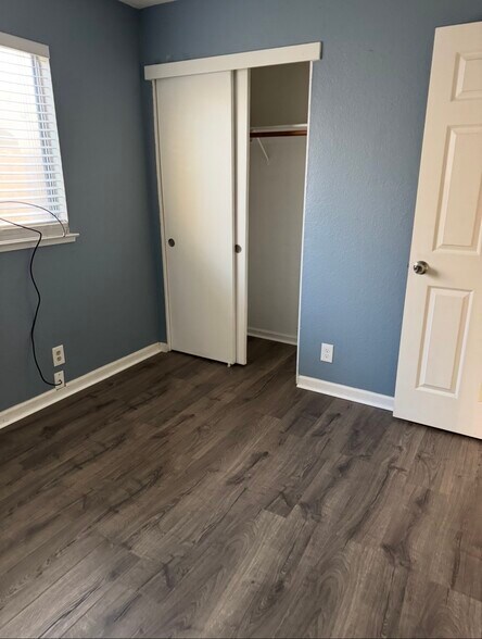 Building Photo - 6113 Francine Dr