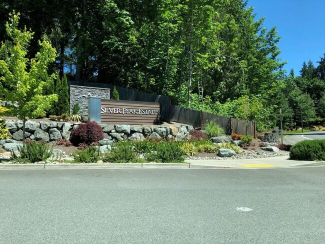 Building Photo - Majestic Home at Silver Peak Estates with 5 Bed and 3 Bath