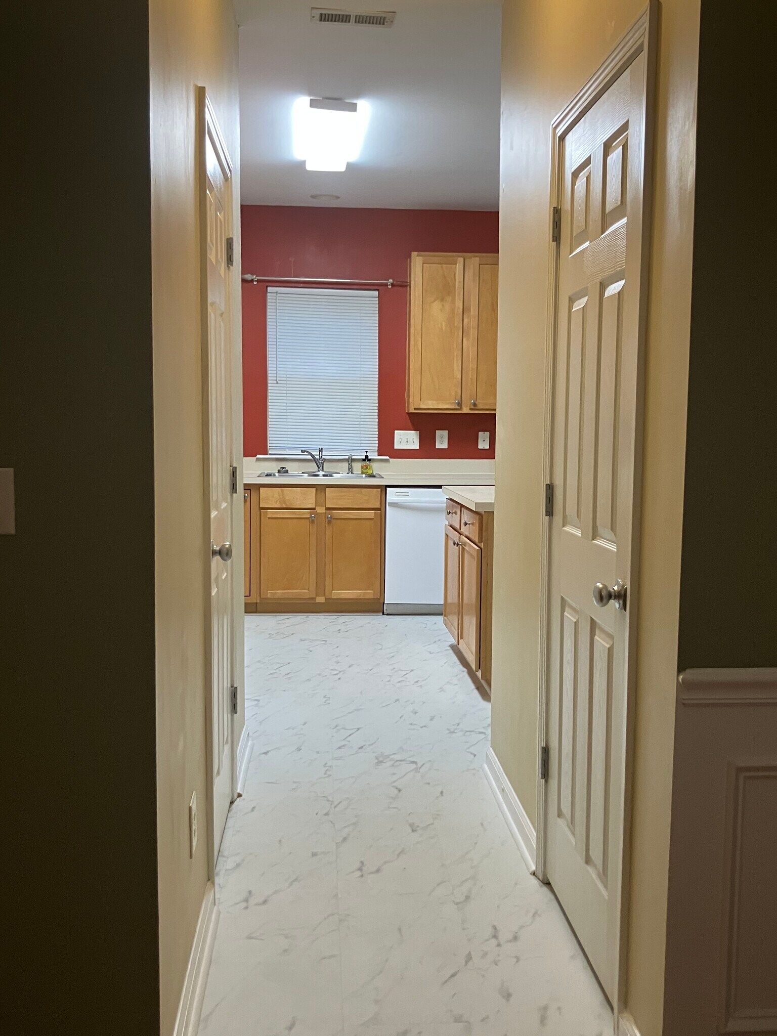 Hallway between Kitchen & Dinning Room - 1013 Goldmist Ln