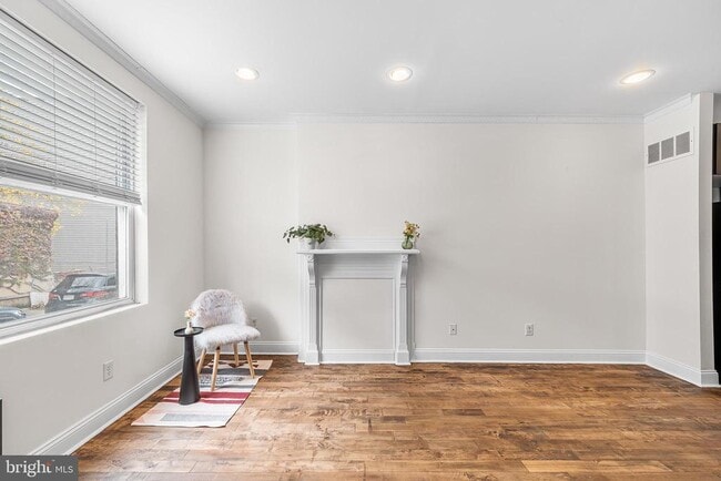 Building Photo - 426 N Holly St