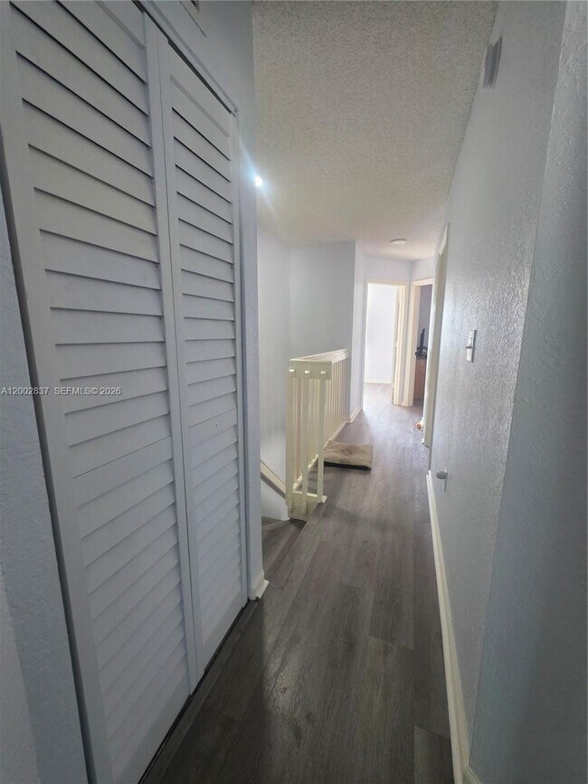 Building Photo - 14055 SW 120th Ct