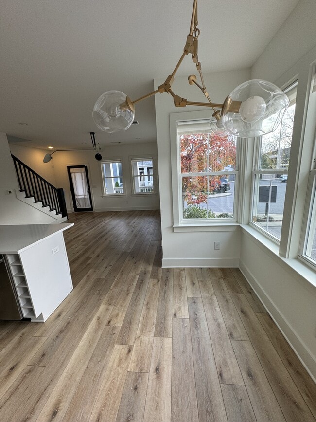 Building Photo - 509 Rosedale Ave