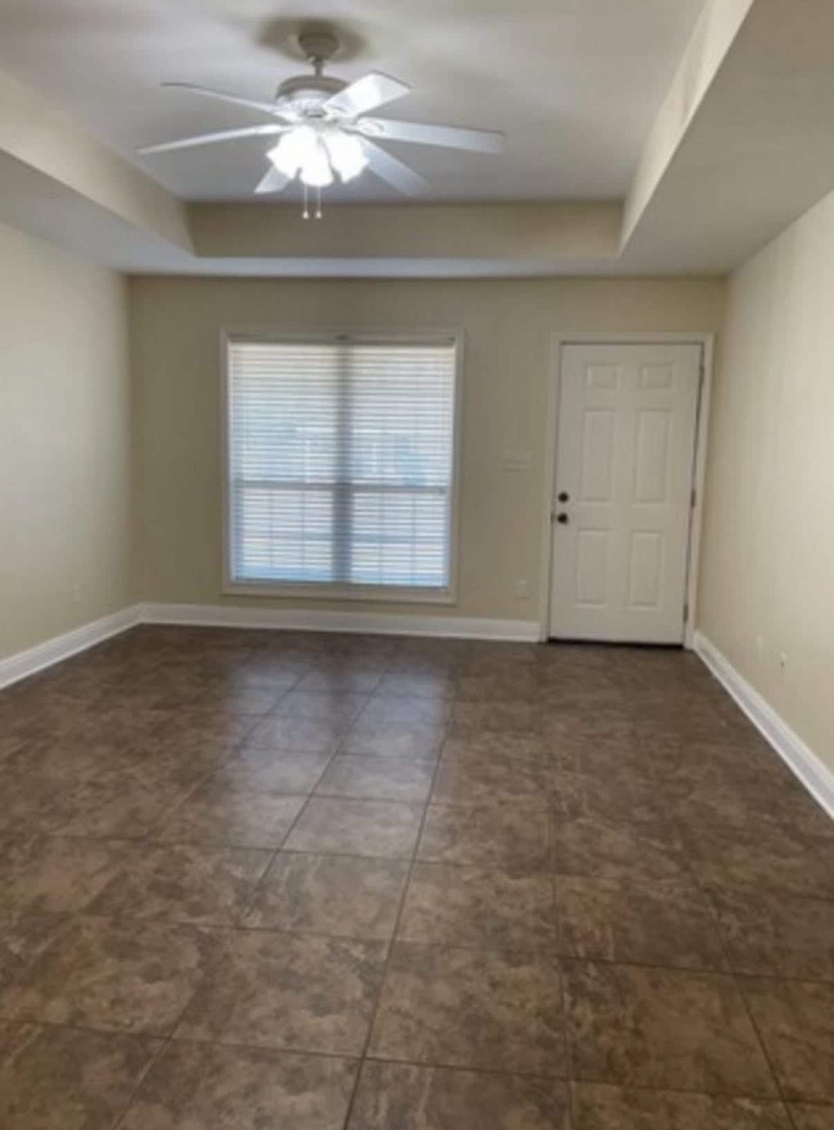 Building Photo - 105 Westchase Dr