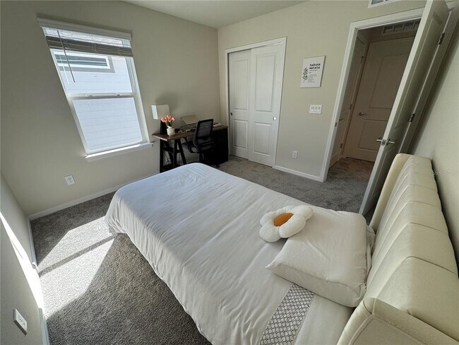 Building Photo - 2701 Serenity Gdn Dr