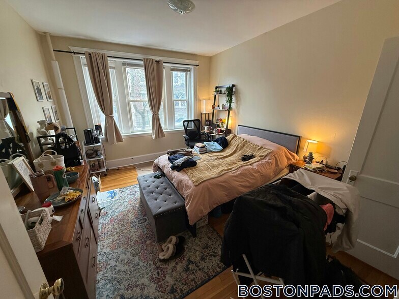 Building Photo - 16 Fuller St