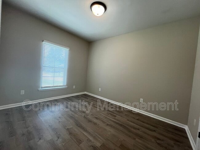 Building Photo - 13790 Fig Dr