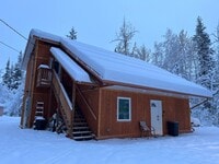 Building Photo - Beautiful efficiency apartment with balcony near UAF