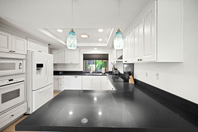 Building Photo - 69 Camino Arroyo N