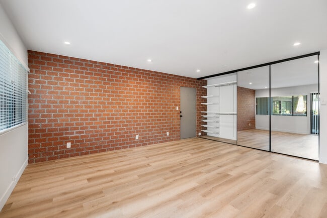 Building Photo - Hollywood Biltmore