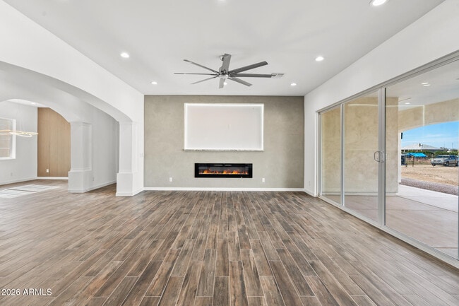 Building Photo - 22926 W La Mirada Dr