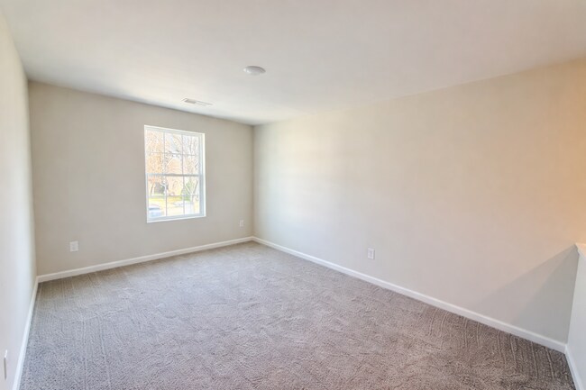 Building Photo - Two bedroom, 2.5 bath newly constructed townhome in Whitsett