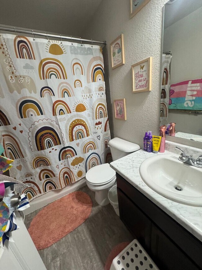 Building Photo - 3 Bed 2.5 Bath Home in Fountain Available in June