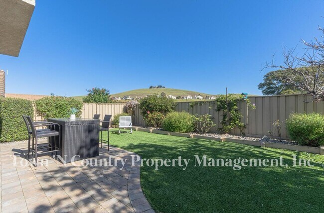 Building Photo - Luxury Las Palmas II Home with Upgrades, Flexible Living Space & Top School Districts