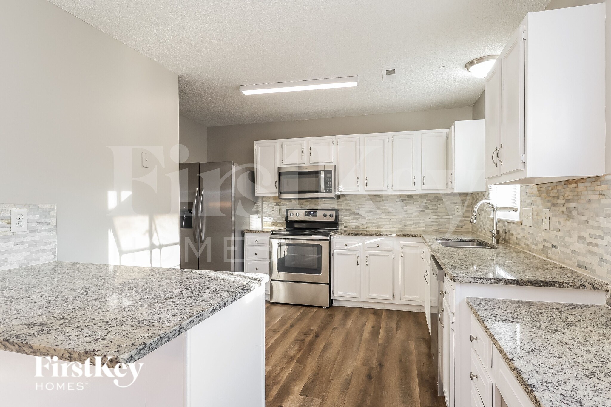 Building Photo - 5800 Old Meadow Rd