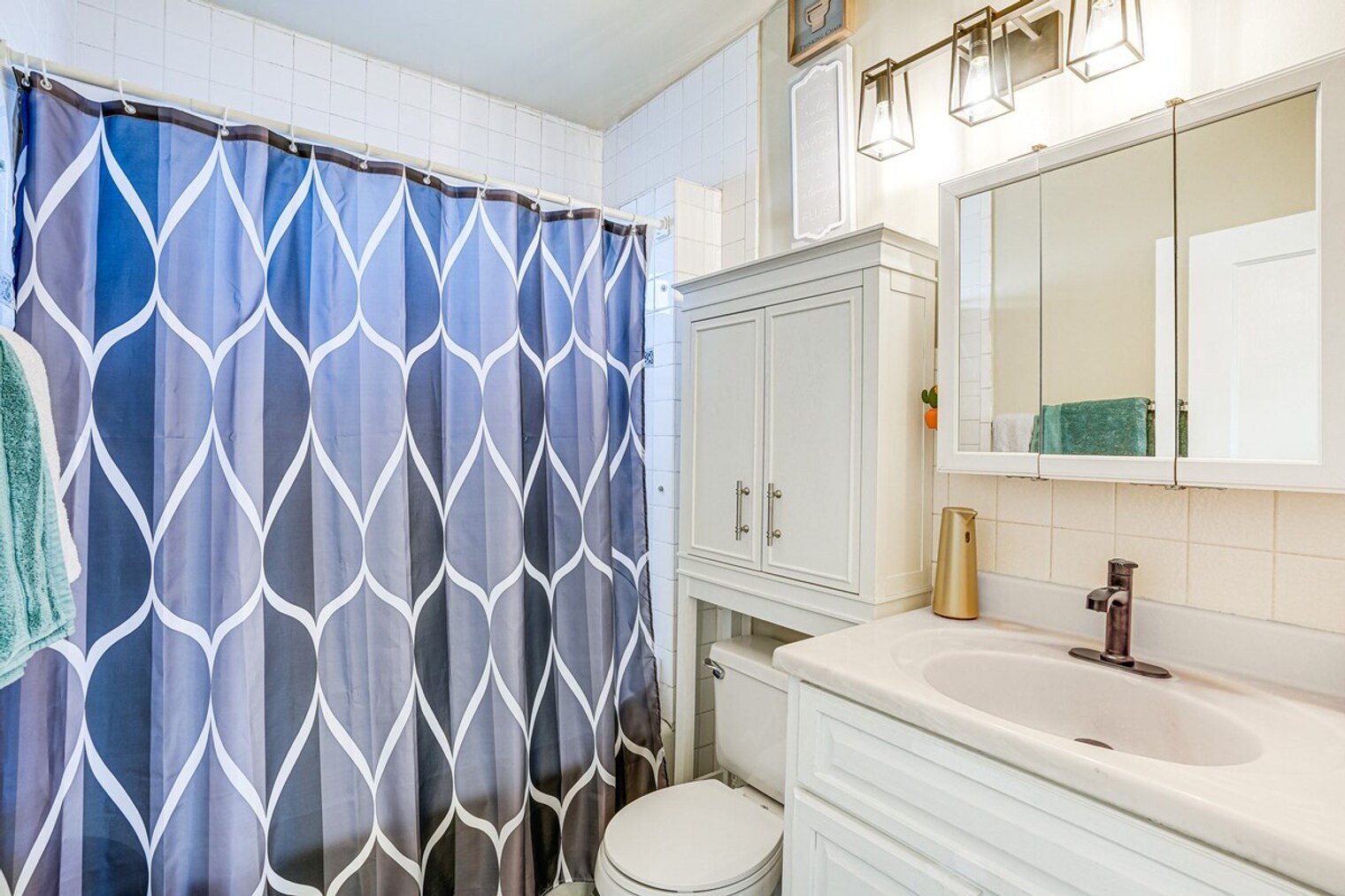 Building Photo - 1218 84th Ave