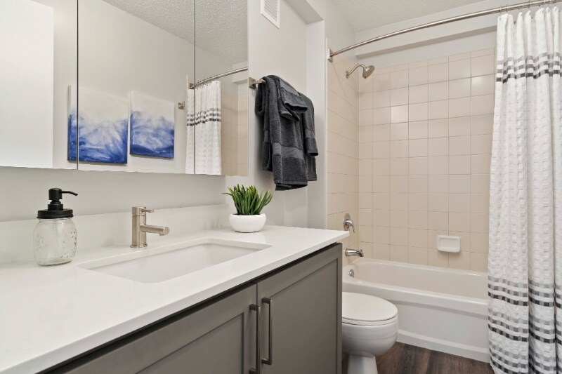 Building Photo - 300 East South Water Street