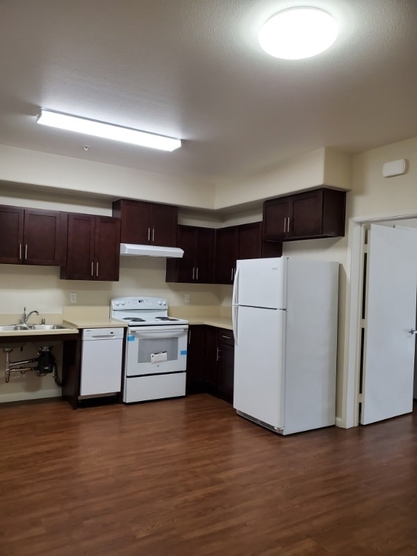 Building Photo - 2209 E 8th St