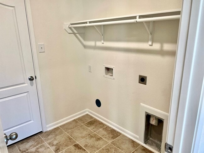 Building Photo - 20807 Sheffield Pk Dr