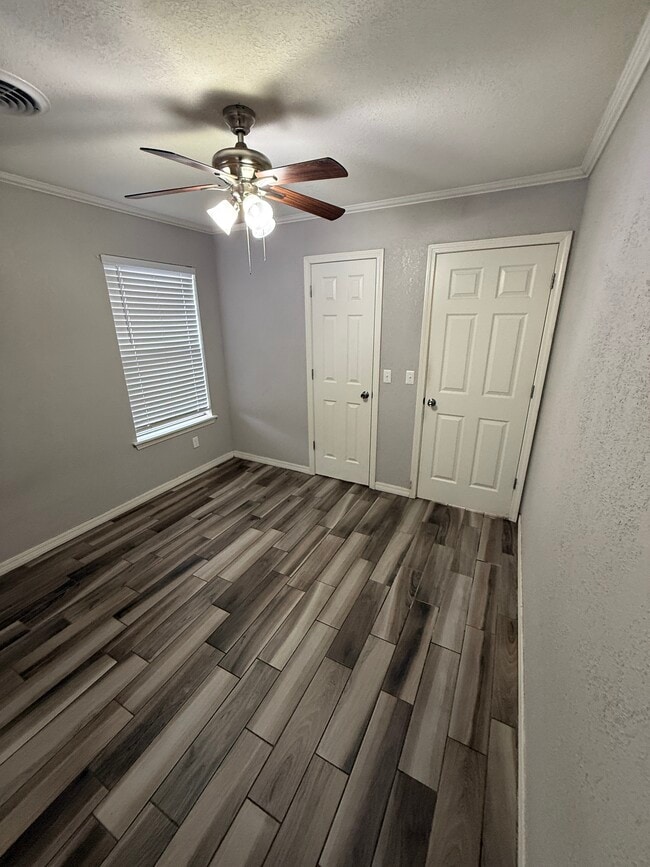 Building Photo - 819 Hardy Springs Cir