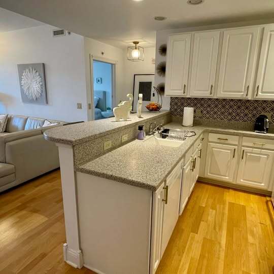 Building Photo - 360 W Washington Ave