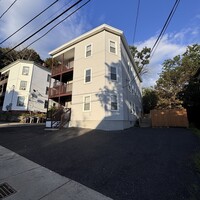 Building Photo - 77 Oak St