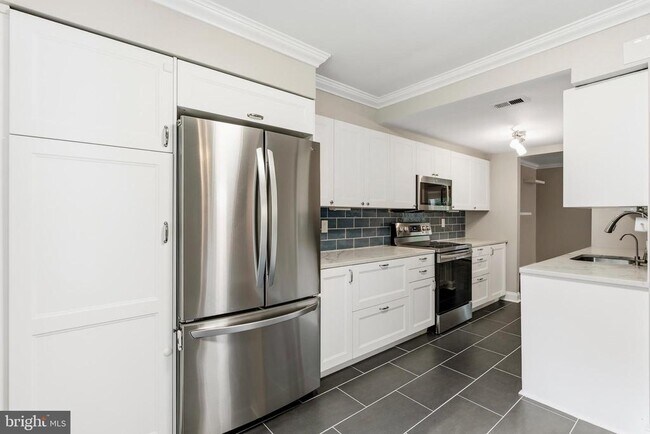 Building Photo - 6410 Blarney Stone Ct