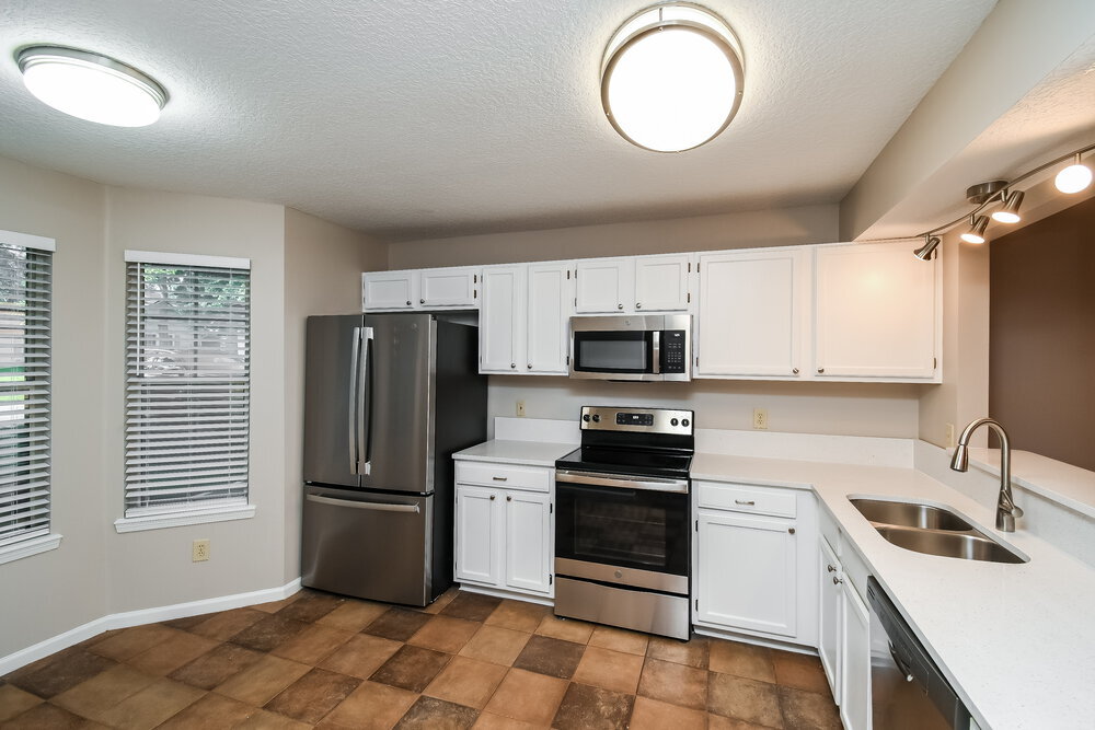 Building Photo - 1653 Spring Oaks Ln