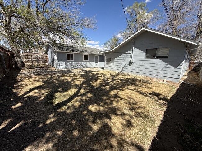 Building Photo - 310 Chimney Park Dr