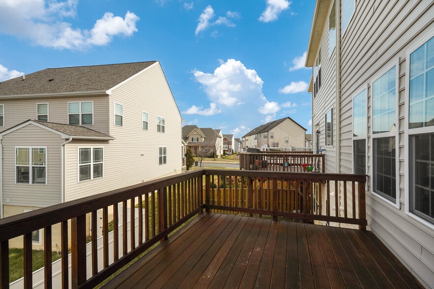 Building Photo - 6 Lamplighter Ln