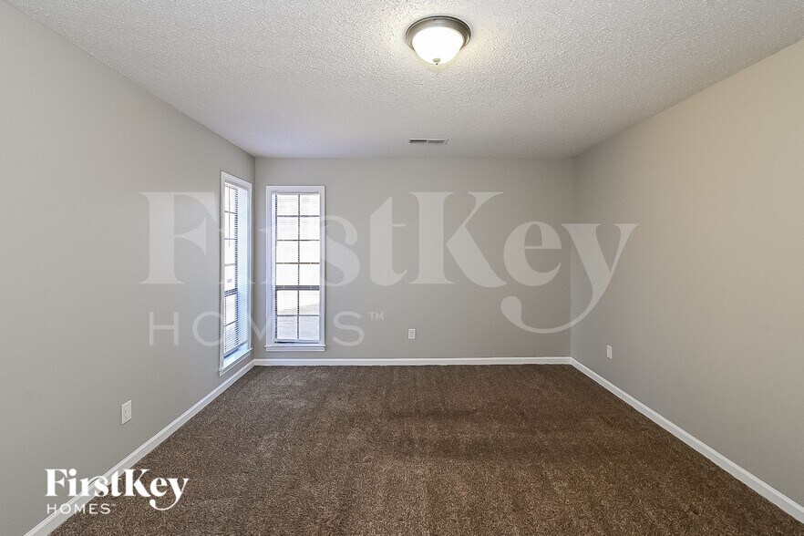 Building Photo - 6290 Ridge Manor Dr