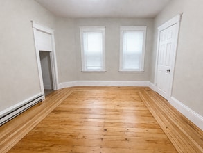 Building Photo - 7 Vinson St