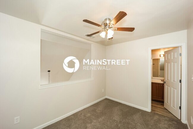 Building Photo - 4 Bedroom Pet-Friendly Home in ATLANTA, GA with Main Street Renewal