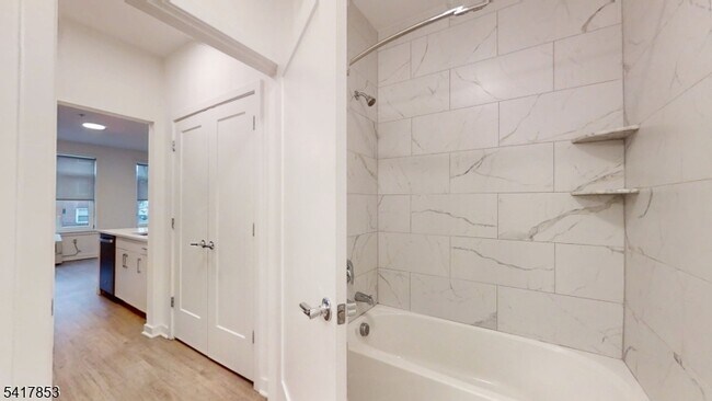 Building Photo - 1181 Morris Ave